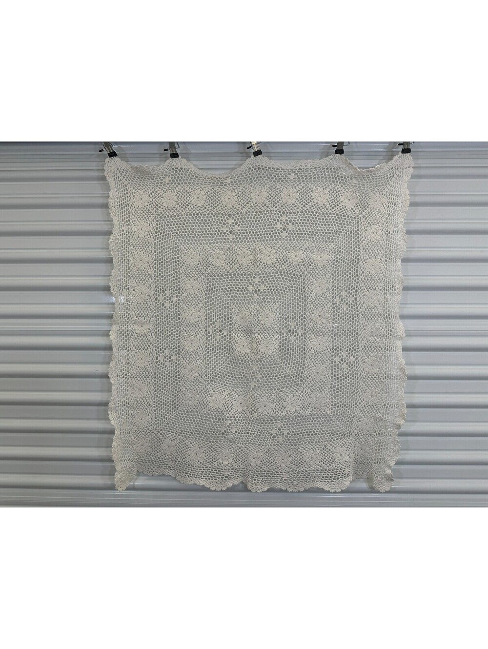 Vintage Crochet Tablecloth Topper Floral Pattern Cream White Scallop Edge 34x37